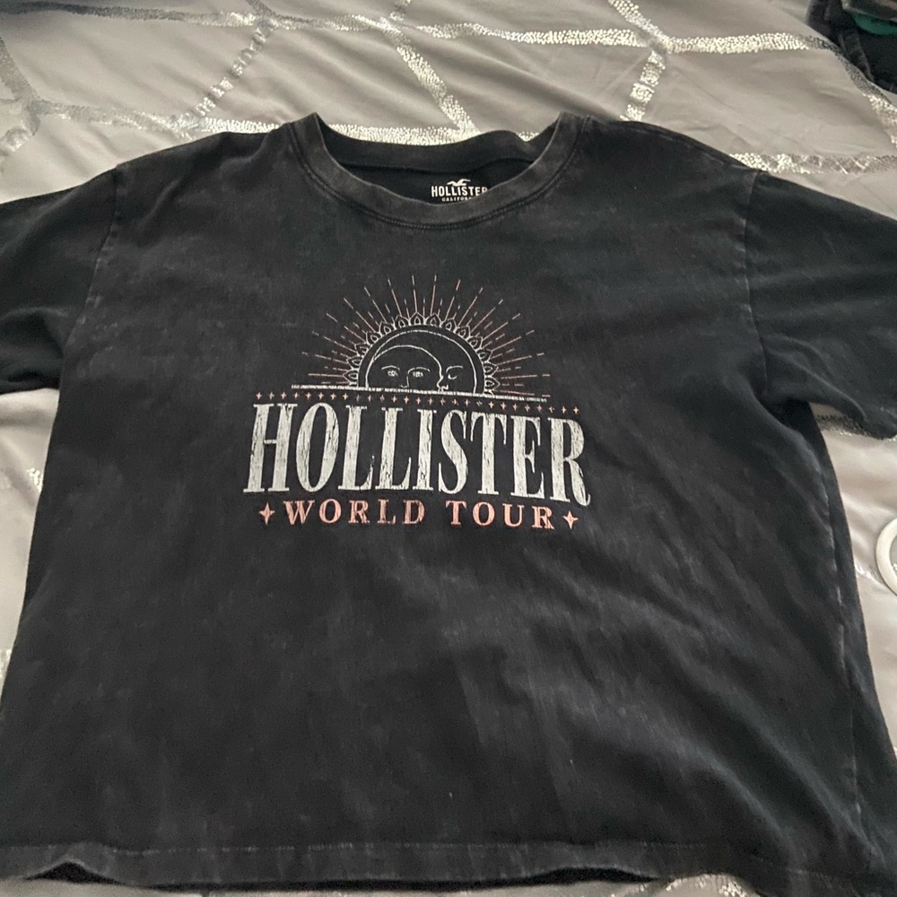 Super soft Hollister tee